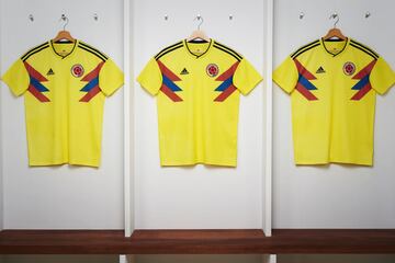 Colombia's 2018 World Cup kit features an Italia '90-revival design.