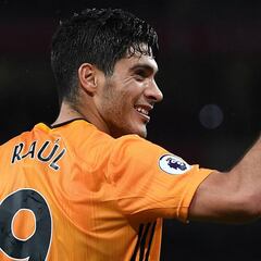 Jiménez anotó y dio el triunfo a los Wolves en la Europa League