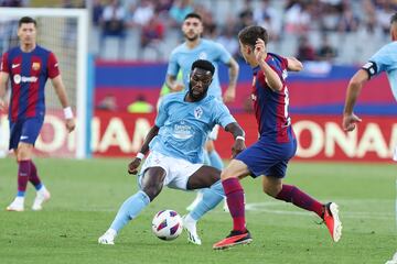 Bamba jugador del Celta en una jugada del partido.