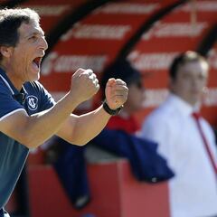 "Me da confianza tener un plantel que peleará ambos torneos"