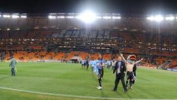 Preocupa el césped del Soccer City