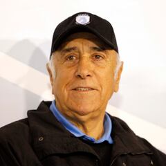 El hijo menor de Nelson Acosta actualiza el estado de salud del extécnico de la selección chilena