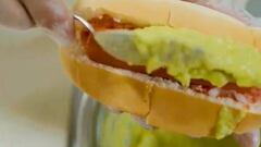 ¡A Kuscevic lo presentaron con un completo en su nuevo equipo! El video ya es viral