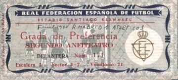 ENTRADA PARA LA FINAL DE 1960. REAL MADRID 1 - ATLETICO DE MADRID 3  En 1960, la victoria fue para los rojiblancos por 3 a 1 en el Estadio santiago Bernabéu, con goles de Jones, Joaquín Peiró y Enrique Collar. Puskas marcó para el Real Madrid.