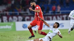 CALI - COLOMBIA, 27-02-2022: Alejandro Quintana del Am&Atilde;&copy;rica en acci&Atilde;&sup3;n durante partido por la fecha 9 como parte de la Liga BetPlay DIMAYOR 2022 entre Am&Atilde;&copy;rica de Cali y Once Caldas jugado en el estadio Pascual Guerrer