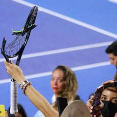 Así quedó la raqueta de Zverev tras su arrebato en Acapulco