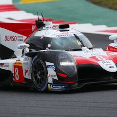 Alonso 'revienta' el cronómetro y coloca líder al Toyota número 8