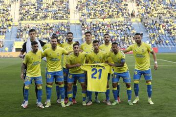 Homenaje de Las Palmas a Rafa Nadal en los proleg車menos del partido ante la Real Sociedad B.
