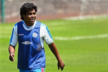 Las leyendas que despidieron el estadio Azul