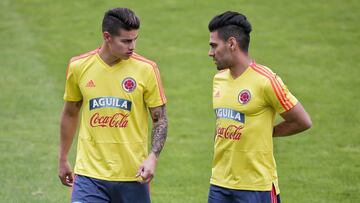 James Rodr&iacute;guez y Falcao Garc&iacute;a durante un entrenamiento con la Selecci&oacute;n Colombia.