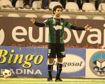 Nacido en Humaitá (Brasil) llegó desde el pais sudamericano al Rayo Vallecano donde jugó 85 partidos. En el Real Betis llegó ha jugar 100 partidos oficiales. 