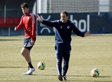 Arrasate, durante un entrenamiento de Osasuna.