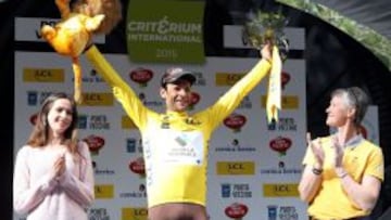 El franc&eacute;s Jean-Christophe Peraud celebra su triunfo. 