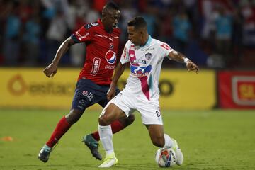 Con goles de Chará y Teófilo, Junior derrotó al DIM de visitante y retomó el liderato de la Liga con 31 puntos