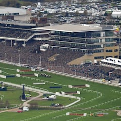 Cheltenham vibra con su festival de carreras de caballos