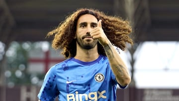 Cucurella está en todas las salsas
