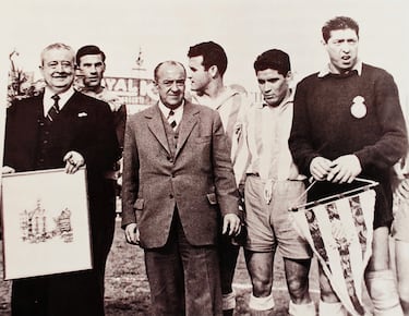 Cuando el Espanyol celebró su aniversario tres años tarde