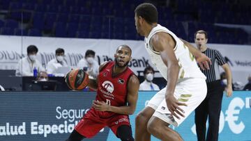Rasheed Sulaimon, escolta del Casademont Zaragoza, ante Tavares.