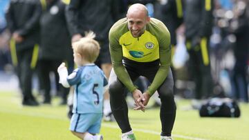 Zabaleta en un calentamiento con el Manchester City.