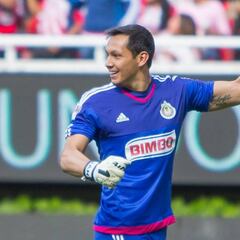 Rodolfo Cota se queda en Chivas un año más, anuncia Pachuca