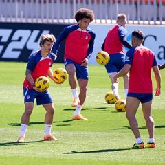 Simeone ensaya con Correa y Griezmann en punta de ataque