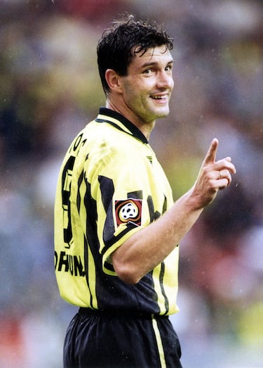 El centrocampista alemán vistió la camiseta del Borussia Dortmund desde 1981 hasta 1998. En total, jugó 572 encuentros en los que marcó 159 goles.  
