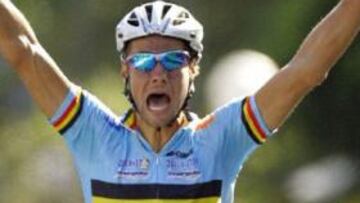 <B>GRAN TEMPORADA.</b> El belga Tom Boonen ha conseguido este año ganar dos etapas en la París-Niza, la París-Roubaix, la Vuelta a Flandes y dos etapas en el Tour de Francia.