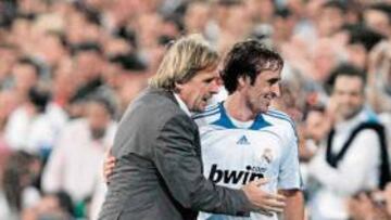 <b>BUENA SINTONÍA. </b>Schuster está encantado con el trabajo de Raúl.