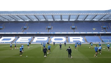 Último entrenamiento del Deportivo en Riazor antes de jugar con el Castilla.