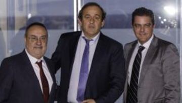 Alfredo Rela&ntilde;o, Michel Platini y Joaqu&iacute;n Maroto.