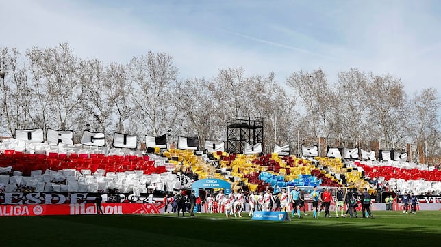 Atacan un autobús de aficionados del Rayo
