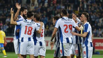 Sólo Miguel Layún apareció en la banca en la goleada pero sin entrar al campo. Corona y Herrera se alistan para el juego de Champions a media semana.