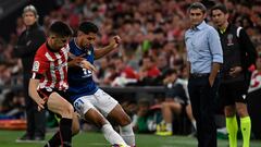Athletic Bilbao's Spanish midfielder Oihan Sancet (L) fights for the ball with Athletic Bilbao's Spanish defender Ander Capa during the Spanish league football match between Athletic Club Bilbao and Real Betis at the San Mames stadium in Bilbao on May 4, 2023. (Photo by ANDER GILLENEA / AFP)