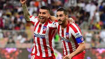 Correa, junto a Koke, durante el Barcelona-Atlético de Madrid.