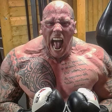 The Nightmare or Hulk es un actor de cine, culturista y luchador Británico de Artes marciales mixtas. Mide casi dos metros de altura y es conocido como el "Hombre más aterrador del planeta". Algunas películas en las que aparece Martyn son Invicto IV, Benidorm, Kingsman: The Golden Circle...