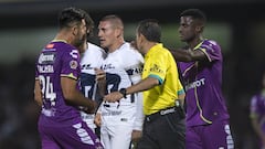 Nicolás Castillo ridiculiza a un árbitro y genera gran polémica