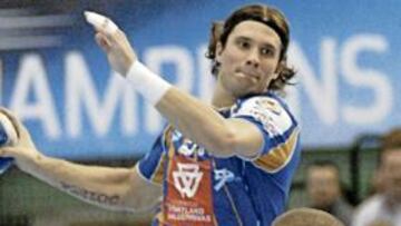 <b>RESCATADOR. </b>El Portland, a repuntar con los goles de Kjelling.