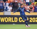 La toma perfecta del golazo del ‘Cotorro’ González al Salzburg