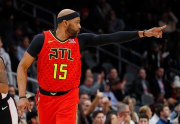 A sus 42 años sigue haciendo disfrutar a los aficionados al baloncesto con sus mates. 