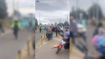 Iván Arboleda se ha tenido que caminar debido a los bloqueos que hay por el paro de camioneros.