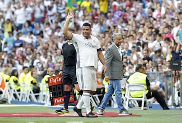 Ronaldo waves to the fans.
