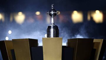 LANUS, ARGENTINA - NOVEMBER 29: Copa CONMEBOL Libertadores Bridgestone is displayed on a plinth during the second leg match between Lanus and Gremio as part of Copa Bridgestone Libertadores 2017 Final at Ciudad de Lanus Stadium on November 29, 2017 in Lanus, Argentina. (Photo by Demian Alday/Getty Images)