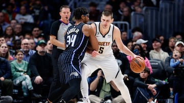 Jokic, otra vez protagonista con un triple-doble y la canasta de la victoria. Los Nets sufren sin Durant y los Kings conquistan San Antonio.