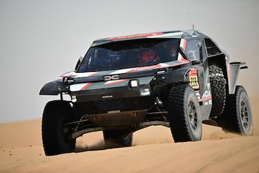 El piloto francés del Dacia Sandriders, Sébastien Loeb, y el copiloto francés, Edouard Boulanger, compiten en la etapa 7 de la 48.ª edición del Rally Dakar 2026.