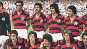 <b>SUPLENTE EN EL FLAMENGO. </b>Luxemburgo jugó de titular pocas veces en el Flamengo. En esta ocasión lo fue en un equipo lleno de suplentes. De pie (de izqda. a dcha.): Renato, Chiquinho, Moreira, Reyes, Liminha y Luxemburgo. Agachados: Rogerio, Ze María, Caio, Doval y Paulo Cesar.