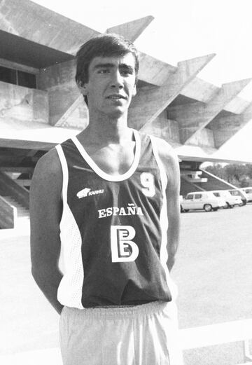 Ion Imanol Rementera, natural de Elgoibar, se convirti en un clsico del baloncesto madrile?o, donde milit en Real Madrid, Estudiantes, Collado Villalba, Las Rozas y Canoe. Fue en el conjunto colegial donde dej un recuerdo ms profundo, entre 1983 y 1989, en los tiempos del Magari?os. Era un pvot de 2,02 metros, que tuvo como entrenador a Paco Garrido y comparti cancha con histricos como Pedro Rodrguez, Vicente Gil, Carlos Montes, John Pinone y David Russell. Milit en la ACB durante nueve temporadas. El 11 de diciembre falleci a los 58 a?os.