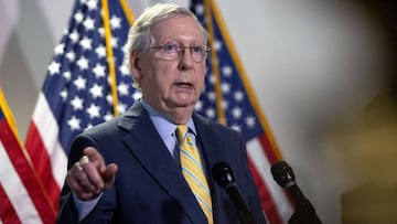 Mitch McConnell durante una conferencia de prensa en el edificio de oficinas del Senado de Hart el 30 de junio de 2020 en Washington, DC.