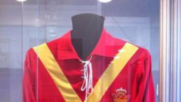 La camiseta de 1924 de la selección en la que se inspira el nuevo modelo.