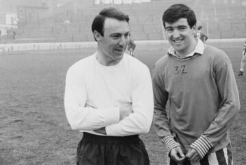 Jimmy Greaves (left) of the England football team with Terry Venables, UK, 8th April 1965. (Photo by Norman Quicke/Express/Hulton Archive/Getty Images)