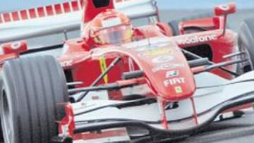 <b>A POR LA TERCERA. </b>Schumacher cree que el Ferrari le llevará a su tercer triunfo consecutivo.